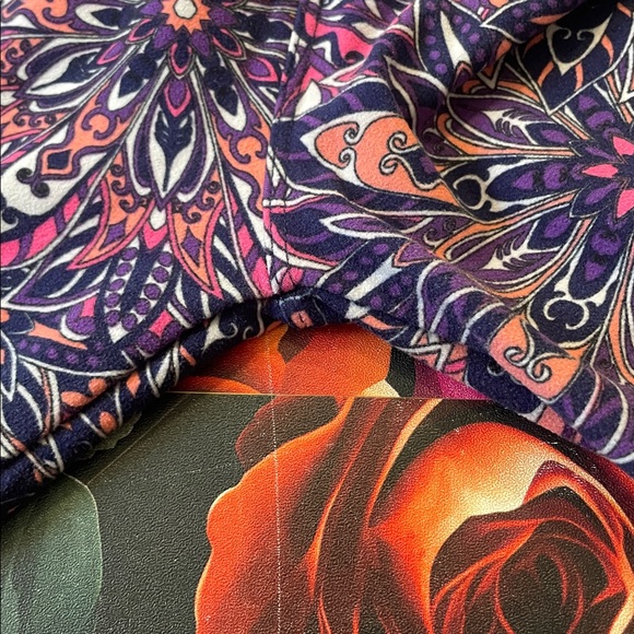 Colorful Patterned Leggings Set - Picture 4 of 7